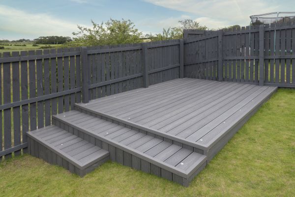 Cost of Vinyl Deck Construction in Ooltewah
